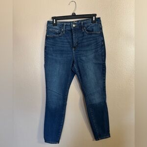 Universal Thread high Rise Skinny Jeans. Size 8s